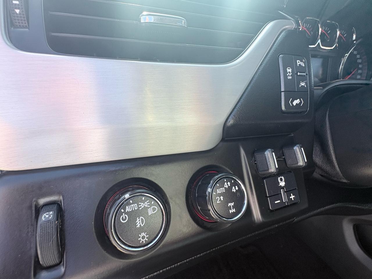 GMC Yukon XL 4WD 4dr SLT 2016