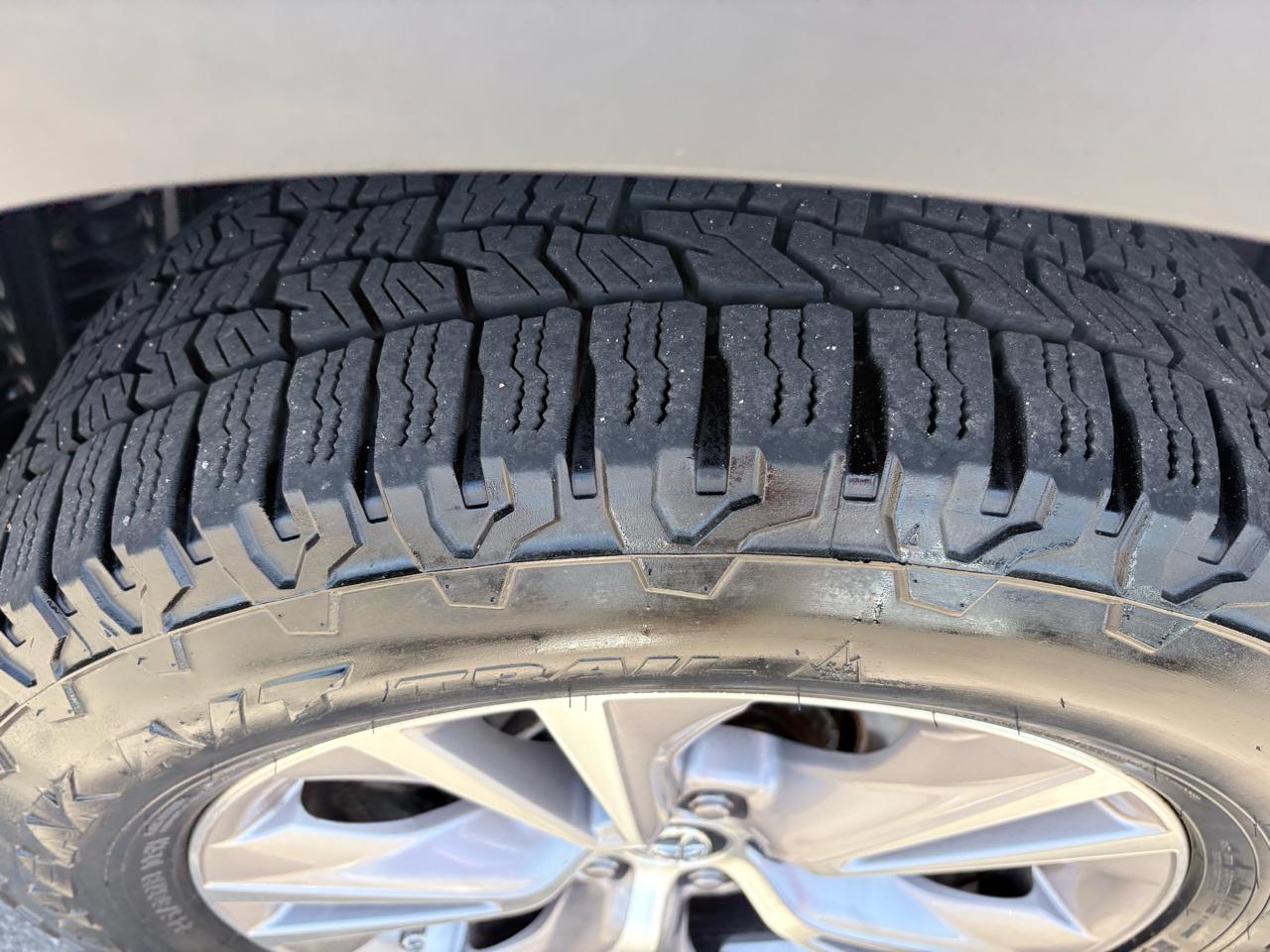 Toyota Highlander FWD 4dr V6 LE Plus (Natl) 2016