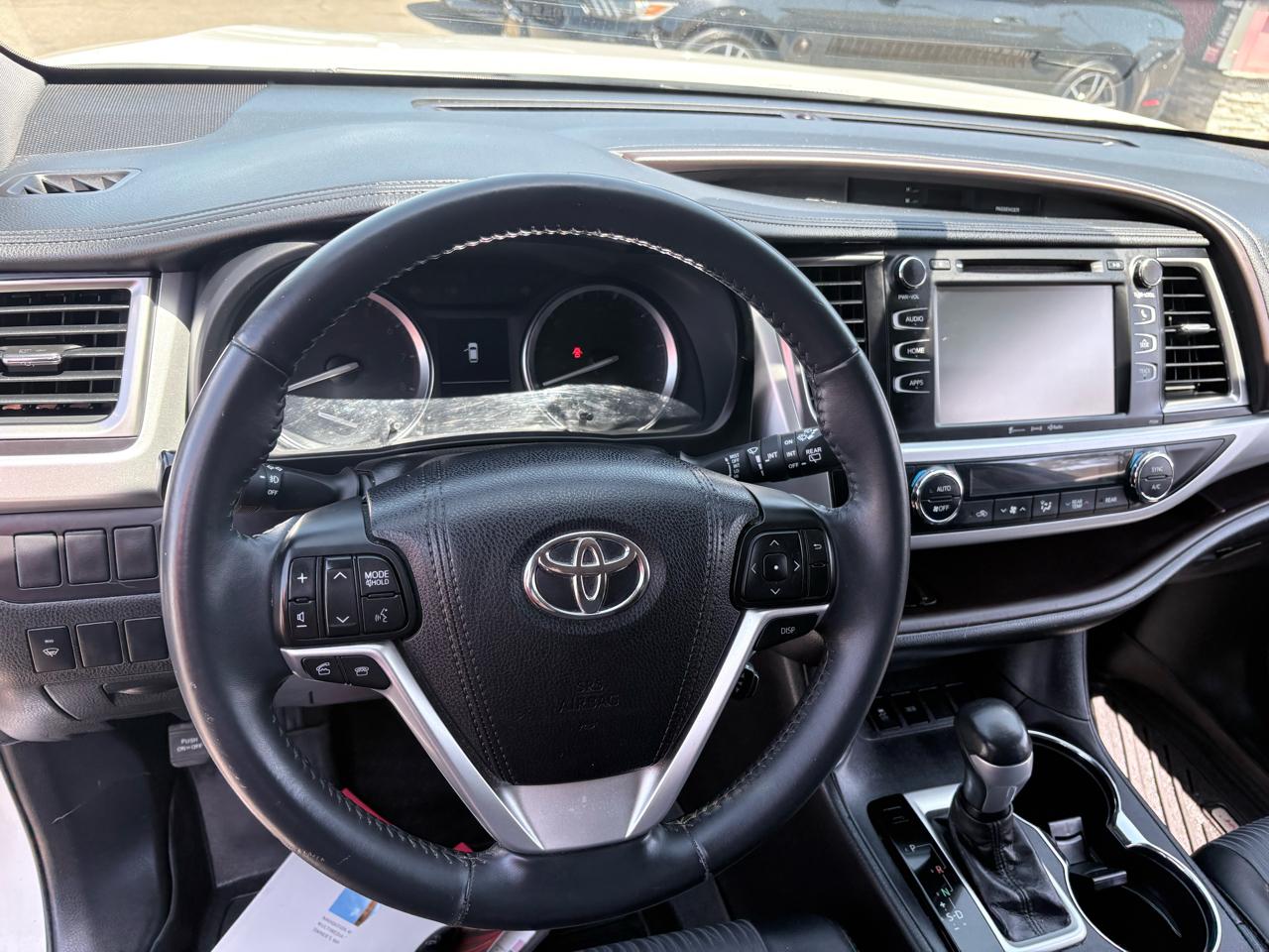 Toyota Highlander FWD 4dr V6 LE Plus (Natl) 2016