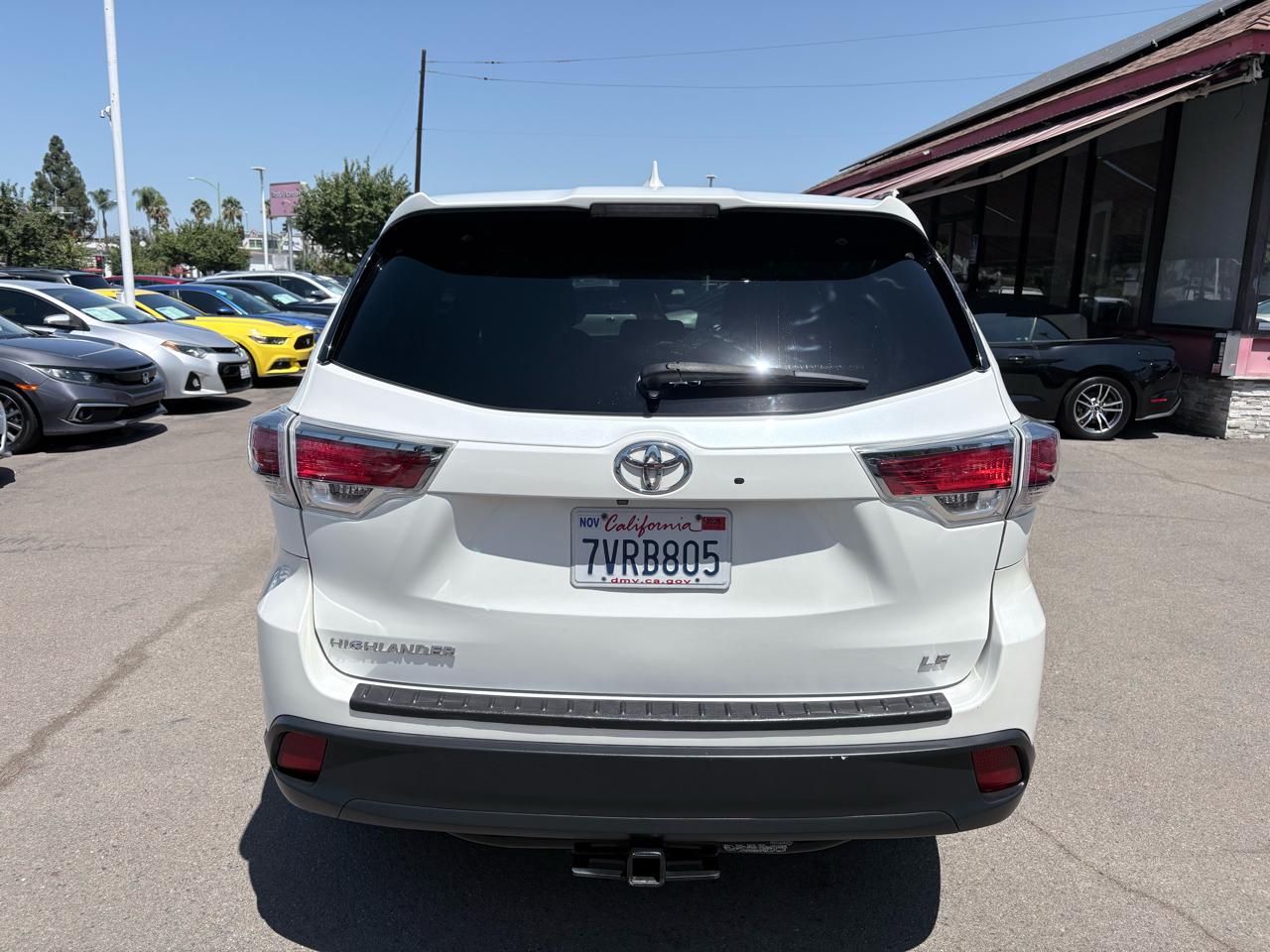 Toyota Highlander FWD 4dr V6 LE Plus (Natl) 2016