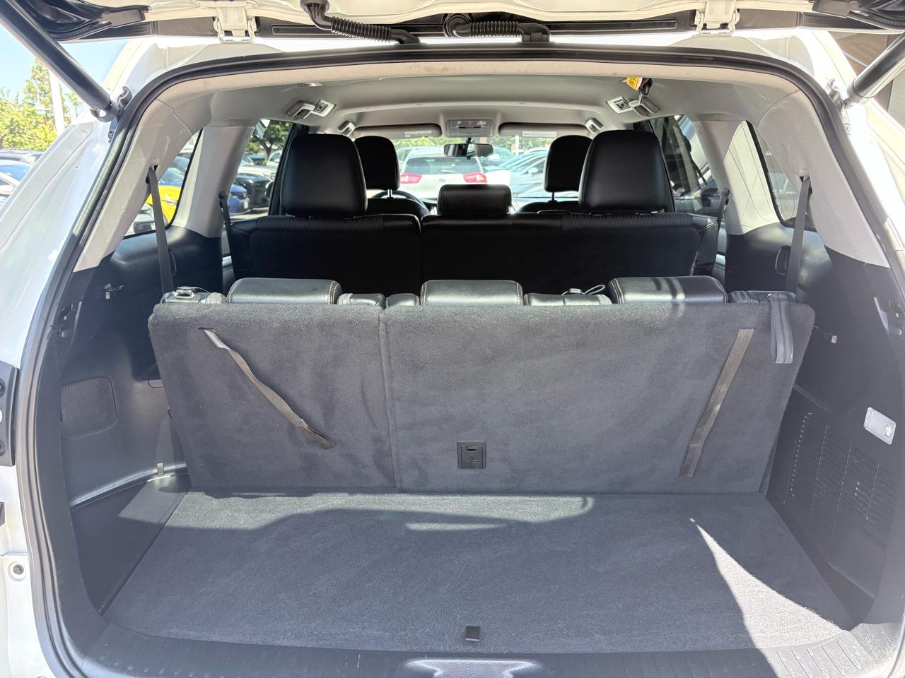 Toyota Highlander FWD 4dr V6 LE Plus (Natl) 2016