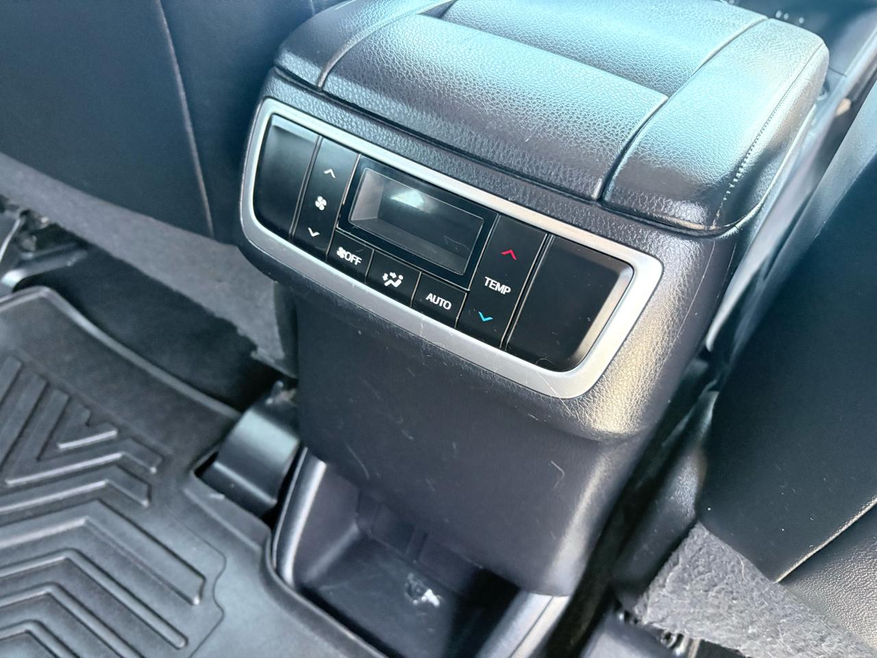 Toyota Highlander FWD 4dr V6 LE Plus (Natl) 2016