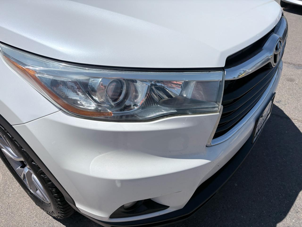Toyota Highlander FWD 4dr V6 LE Plus (Natl) 2016