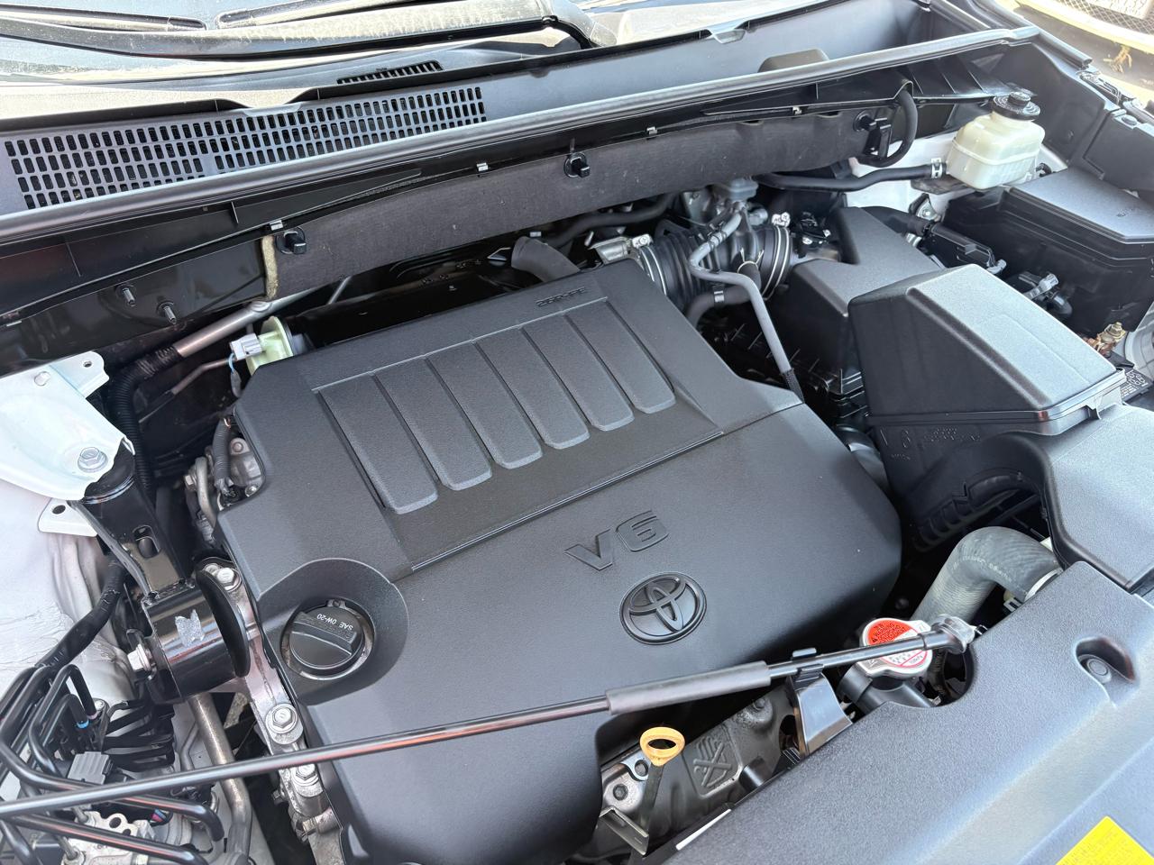 Toyota Highlander FWD 4dr V6 LE Plus (Natl) 2016