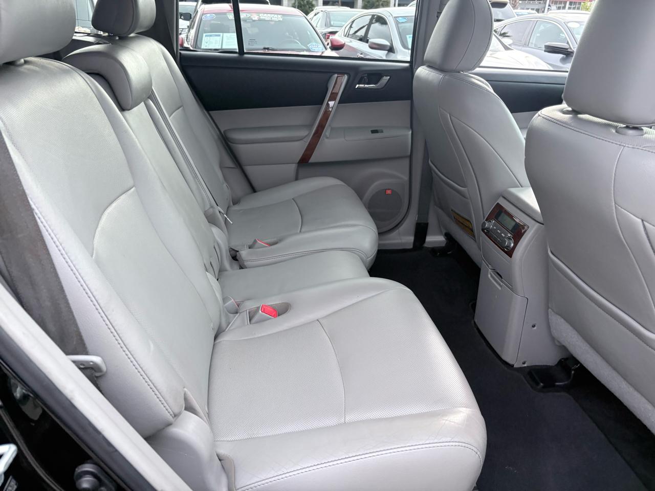 Toyota Highlander 4WD 4dr V6 Limited (Natl) 2013
