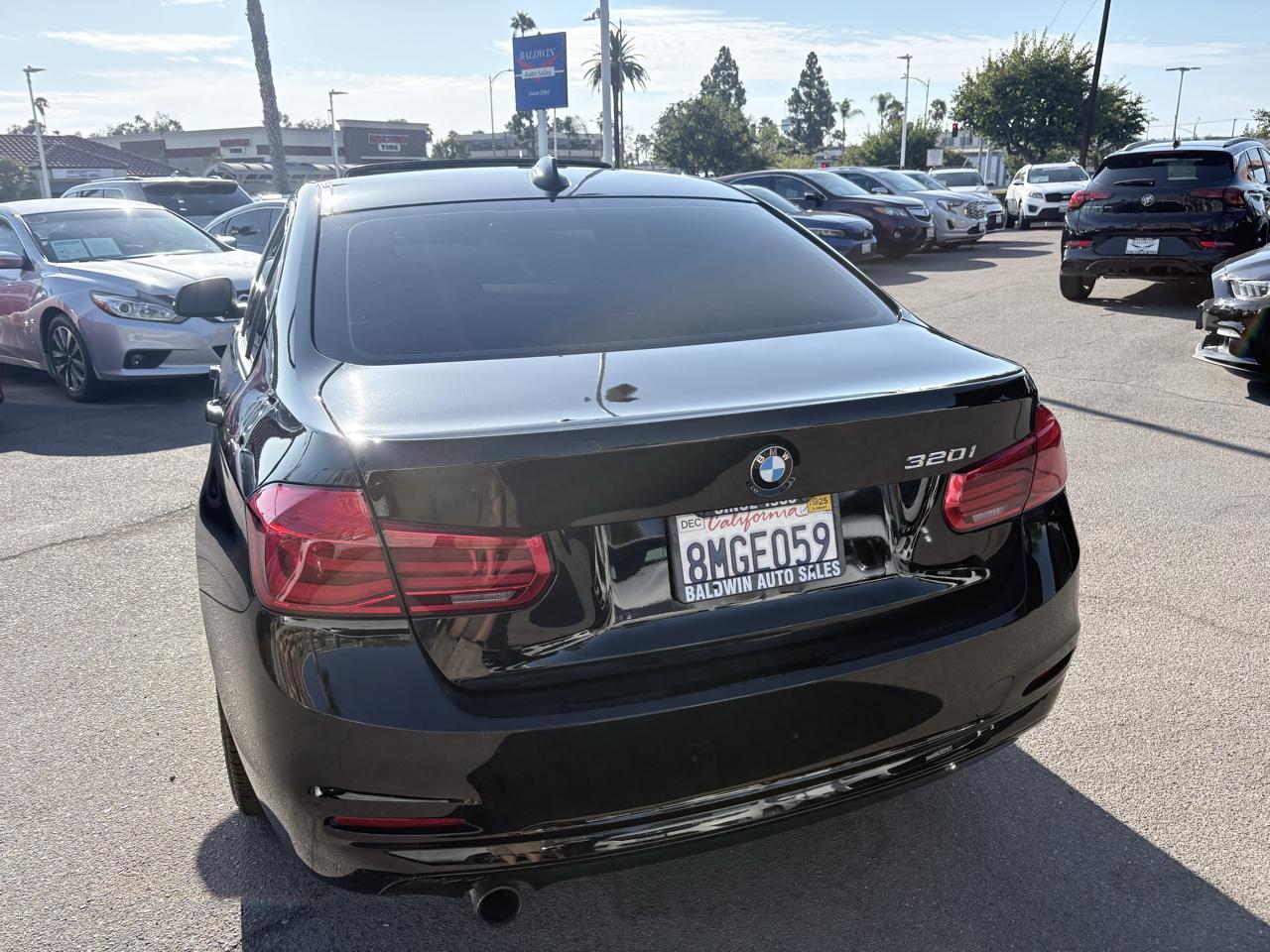 BMW 3 Series 4dr Sdn 320i RWD South Africa 2016