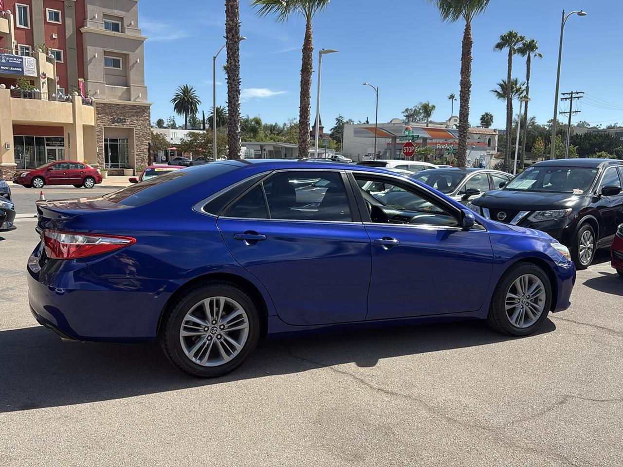 Toyota Camry 4dr Sdn I4 Auto SE w/Special Edition Pkg (Natl) 2016