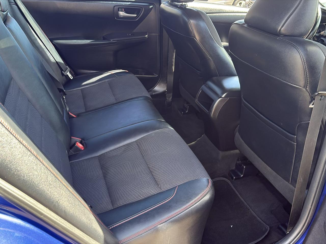 Toyota Camry 4dr Sdn I4 Auto SE w/Special Edition Pkg (Natl) 2016