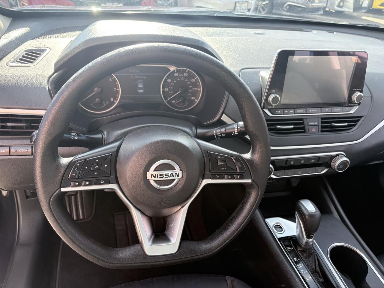 Nissan Altima 2.5 SV Sedan 2022