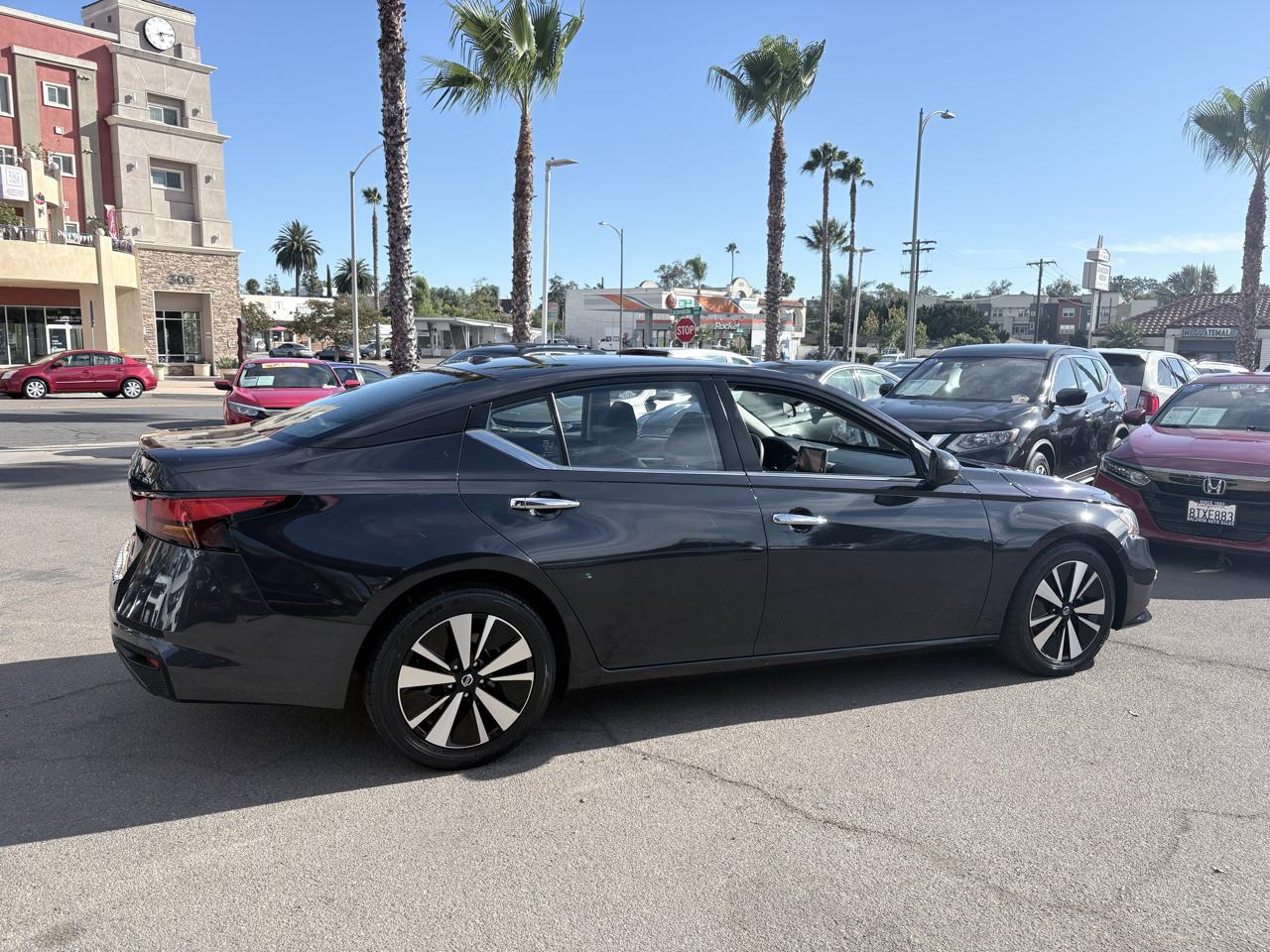 Nissan Altima 2.5 SV Sedan 2022