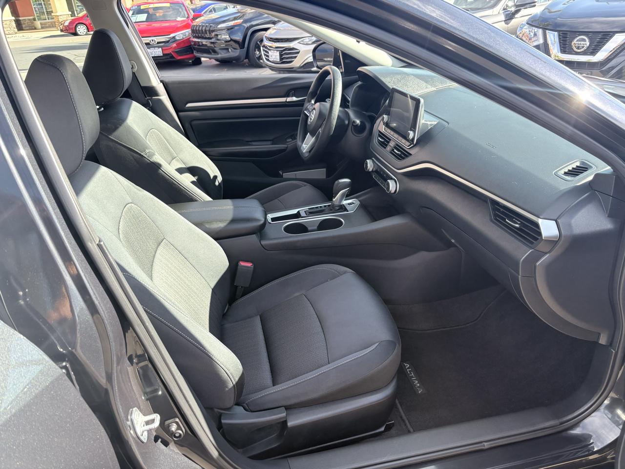 Nissan Altima 2.5 SV Sedan 2022