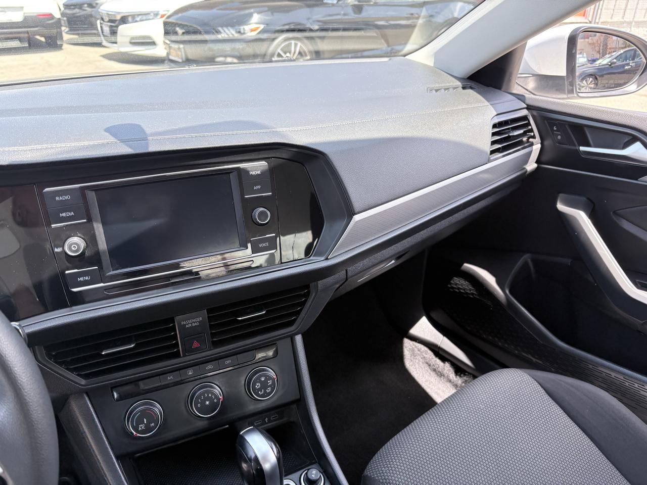 Volkswagen Jetta S Auto 2021
