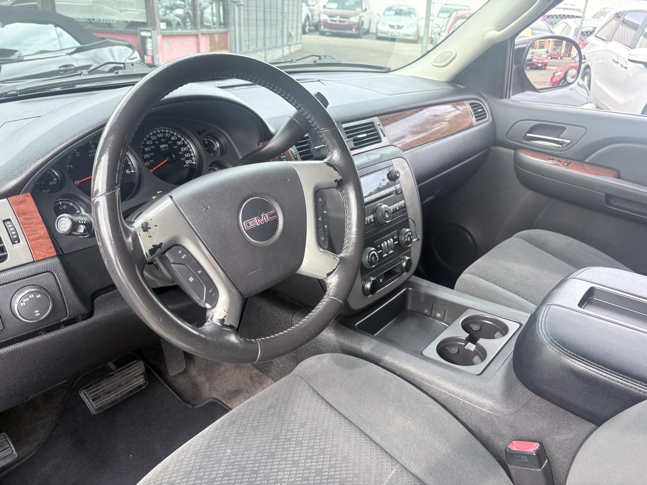 GMC Yukon 4WD 4dr 1500 SLE w/3SB 2008
