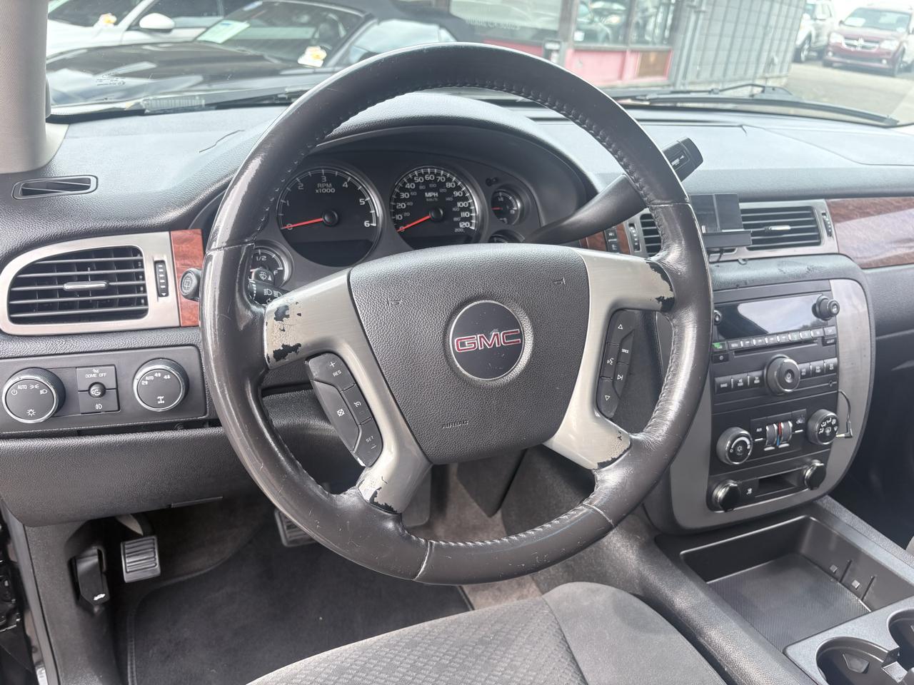 GMC Yukon 4WD 4dr 1500 SLE w/3SB 2008
