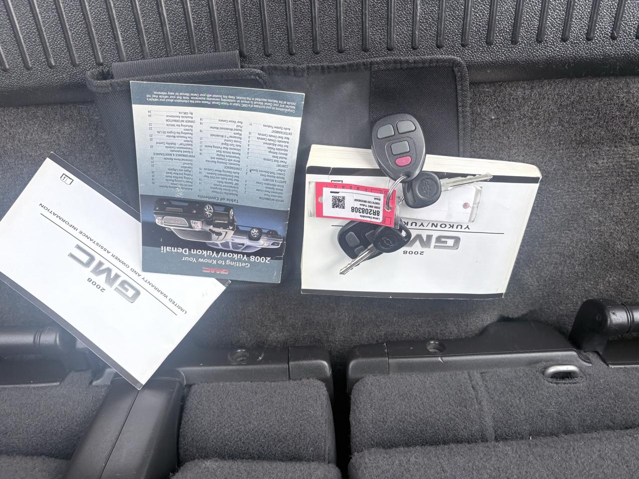 GMC Yukon 4WD 4dr 1500 SLE w/3SB 2008