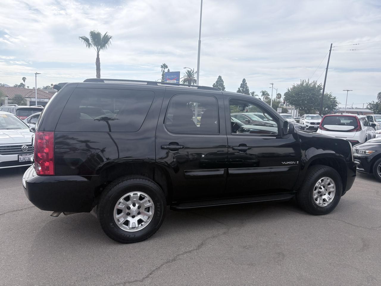 GMC Yukon 4WD 4dr 1500 SLE w/3SB 2008