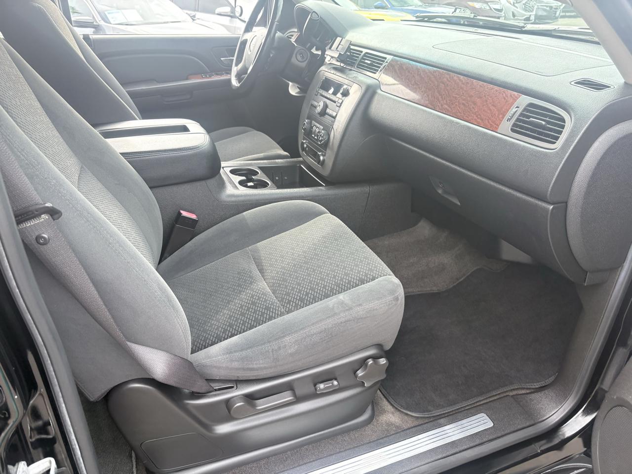 GMC Yukon 4WD 4dr 1500 SLE w/3SB 2008