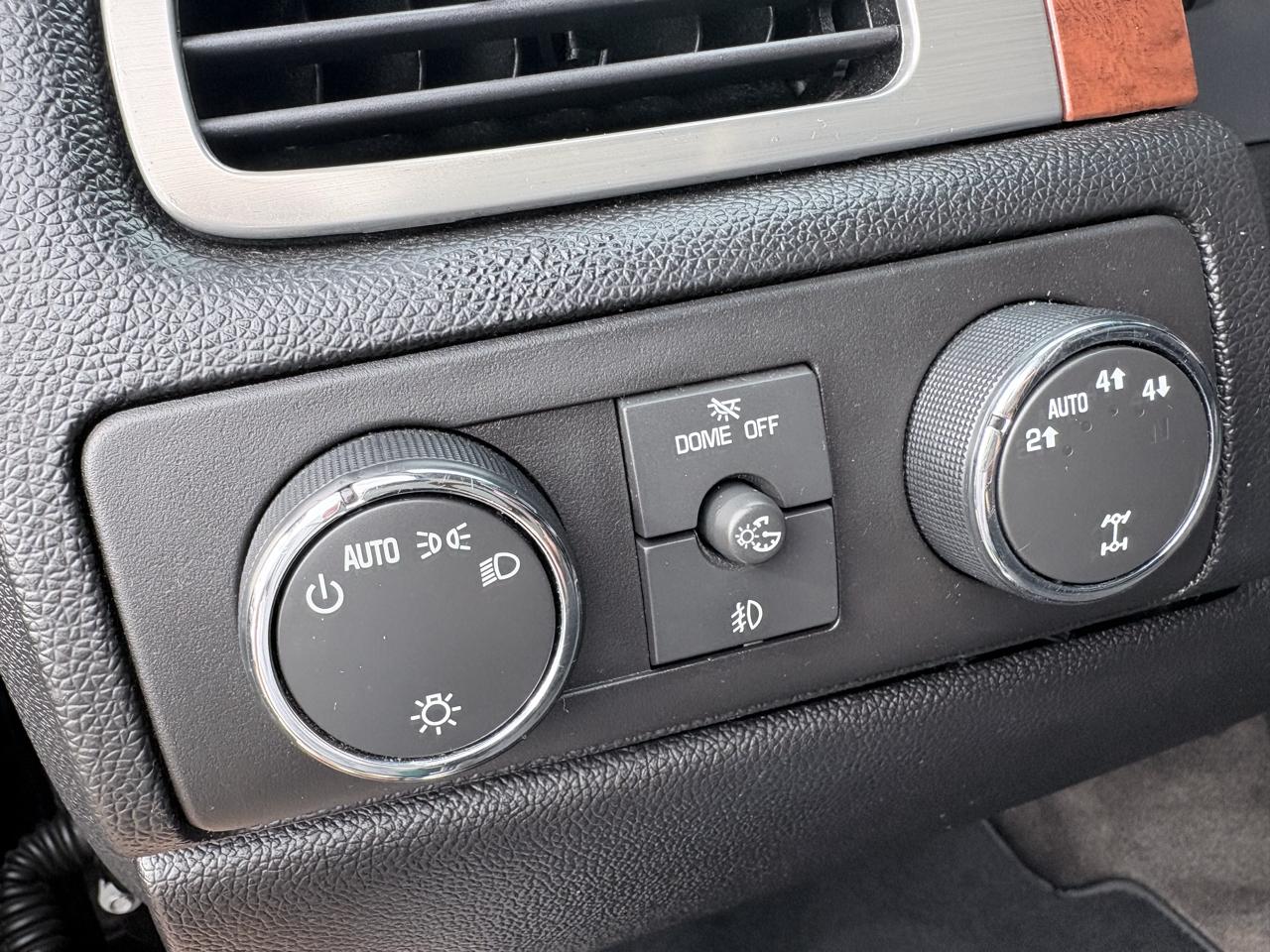 GMC Yukon 4WD 4dr 1500 SLE w/3SB 2008