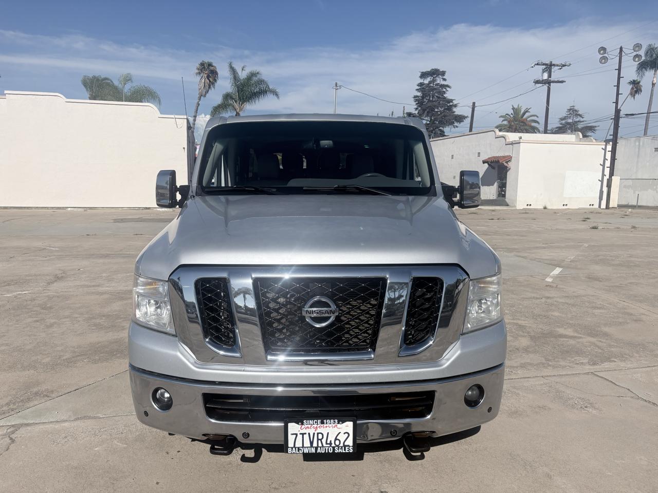 Nissan NVP 3500 V8 SL 2015