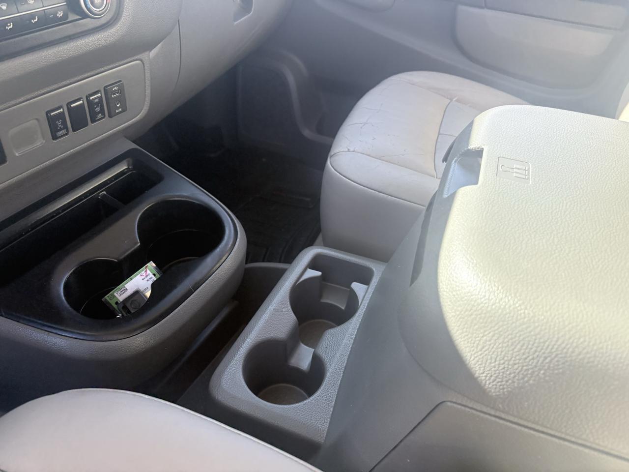 Nissan NVP 3500 V8 SL 2015