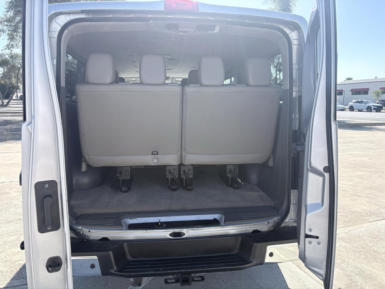 Nissan NVP 3500 V8 SL 2015