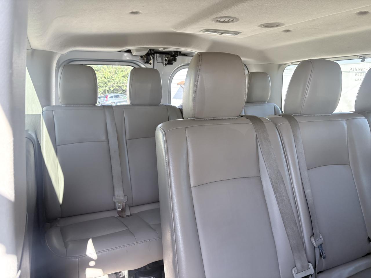 Nissan NVP 3500 V8 SL 2015