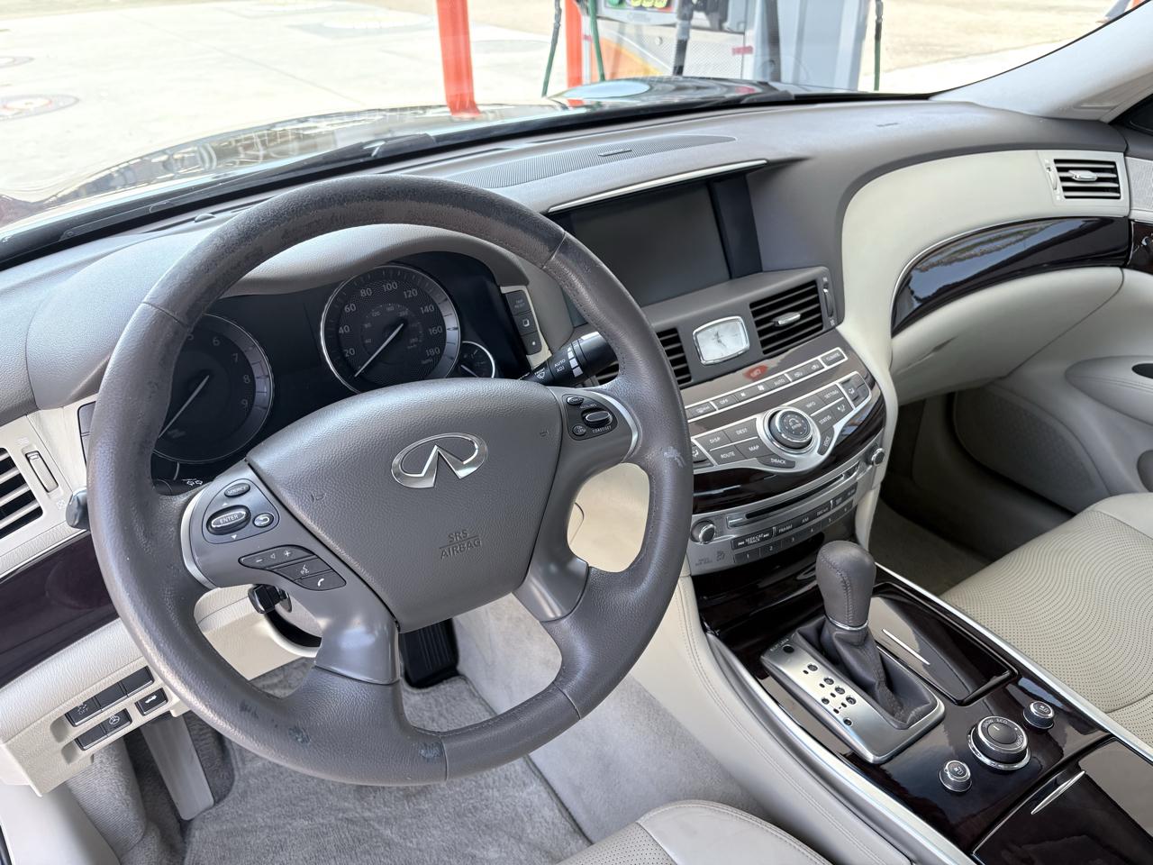 Infiniti M37 4dr Sdn RWD 2011