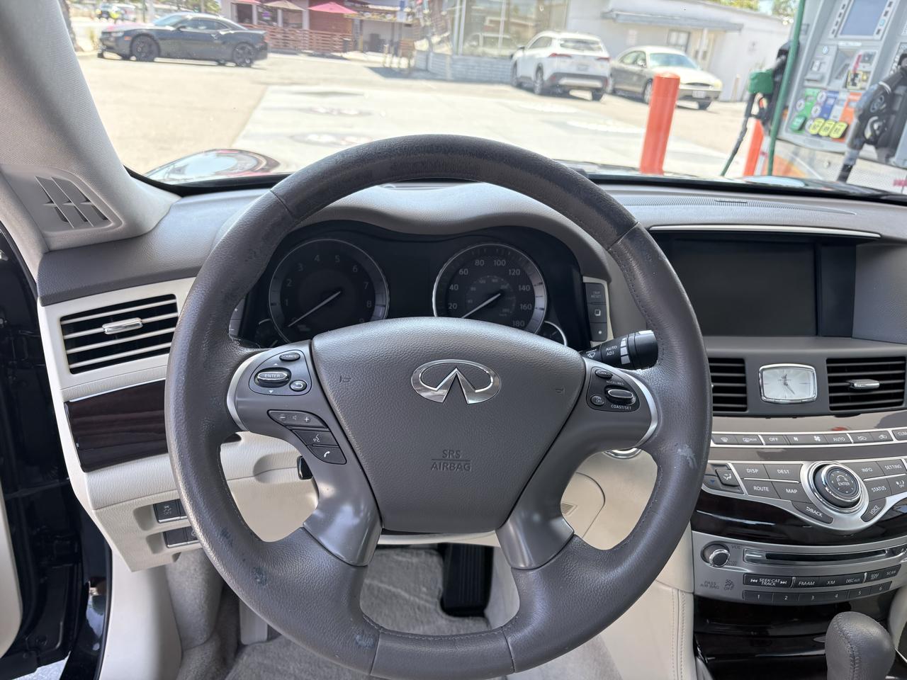 Infiniti M37 4dr Sdn RWD 2011
