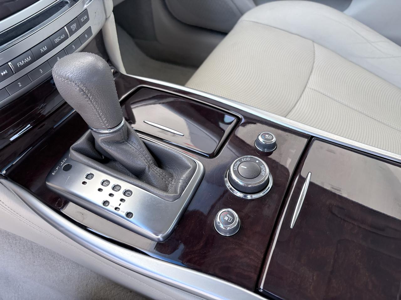 Infiniti M37 4dr Sdn RWD 2011