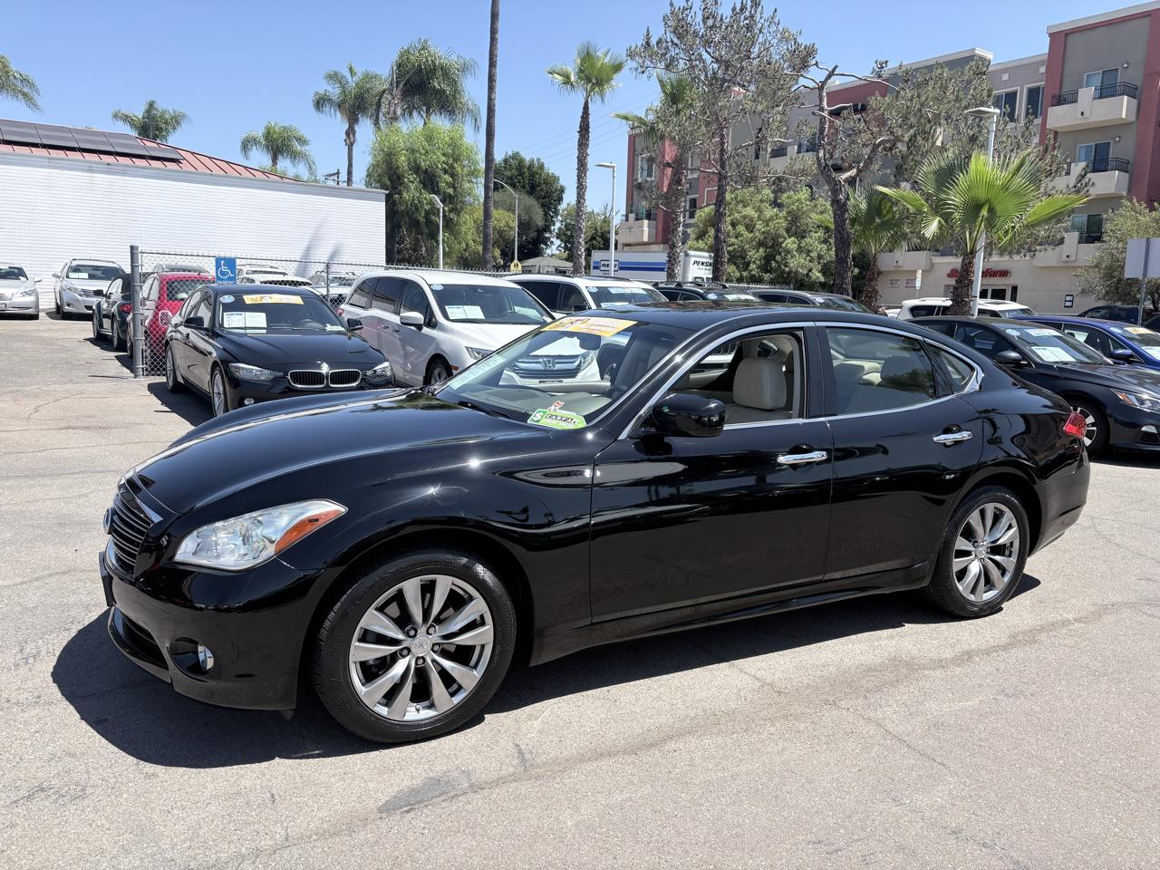 Infiniti M37 4dr Sdn RWD 2011