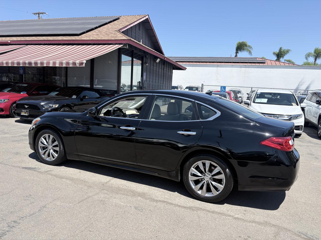 Infiniti M37 4dr Sdn RWD 2011