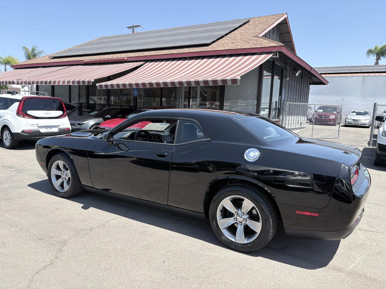 Dodge Challenger 2dr Cpe SXT 2016