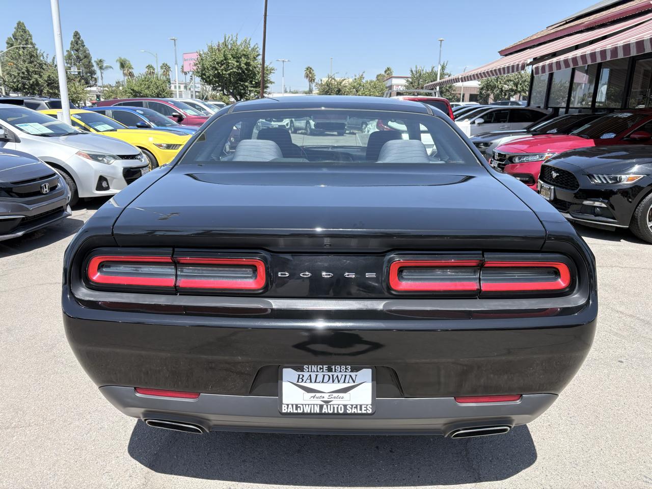 Dodge Challenger 2dr Cpe SXT 2016