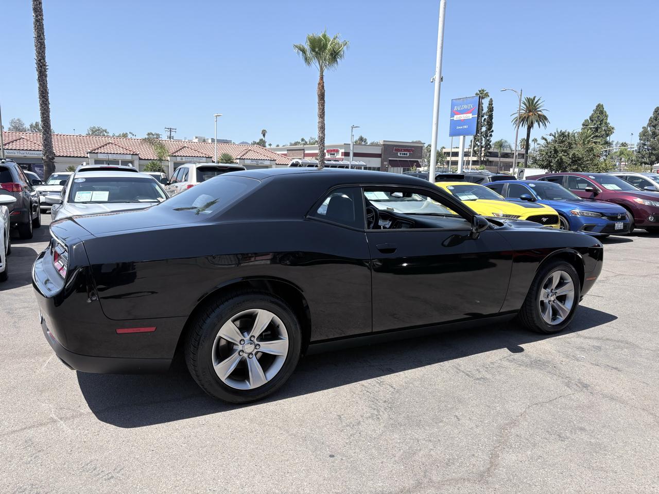 Dodge Challenger 2dr Cpe SXT 2016