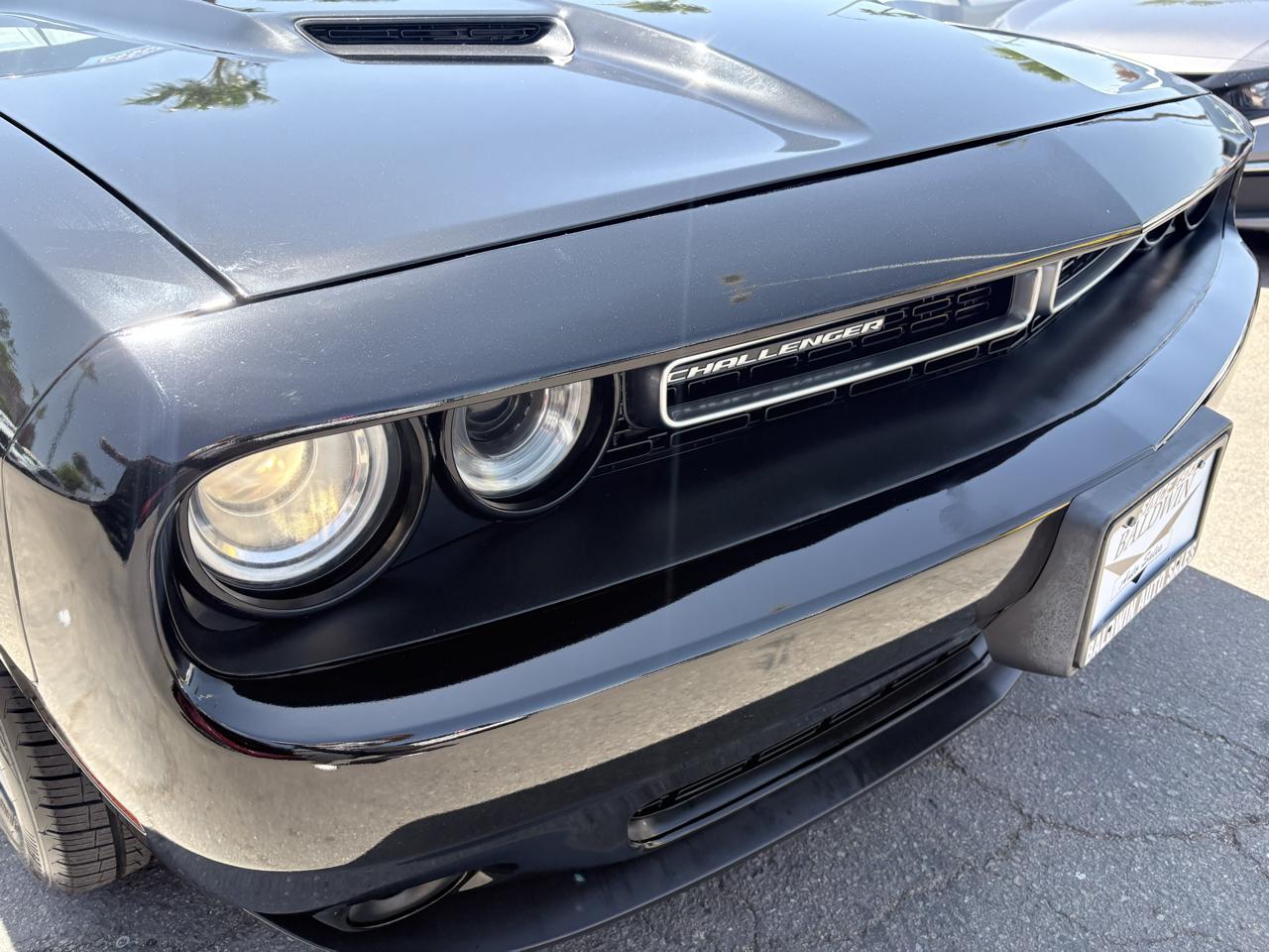 Dodge Challenger 2dr Cpe SXT 2016