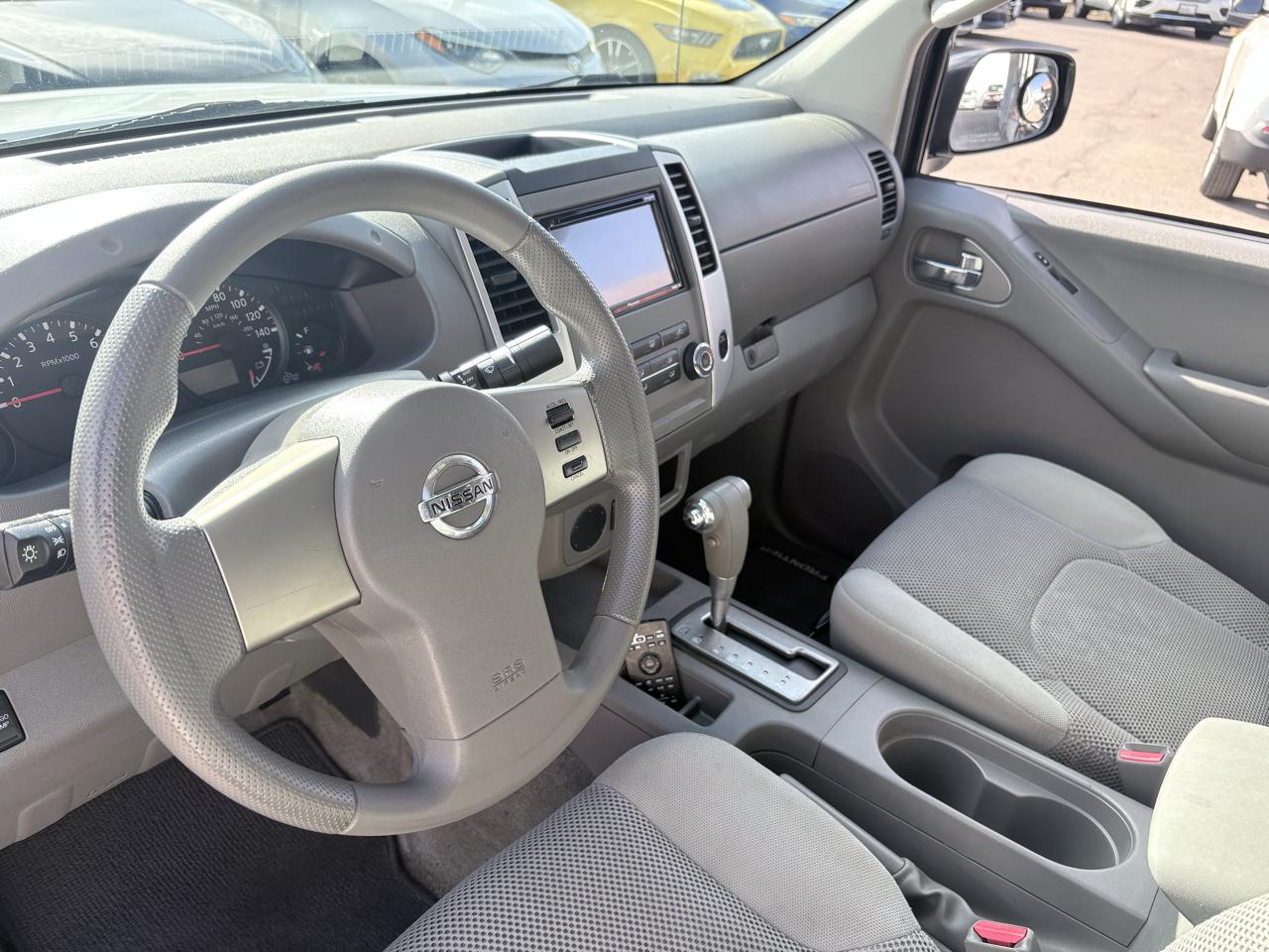 Nissan Frontier 2WD Crew Cab SWB Auto SV 2011