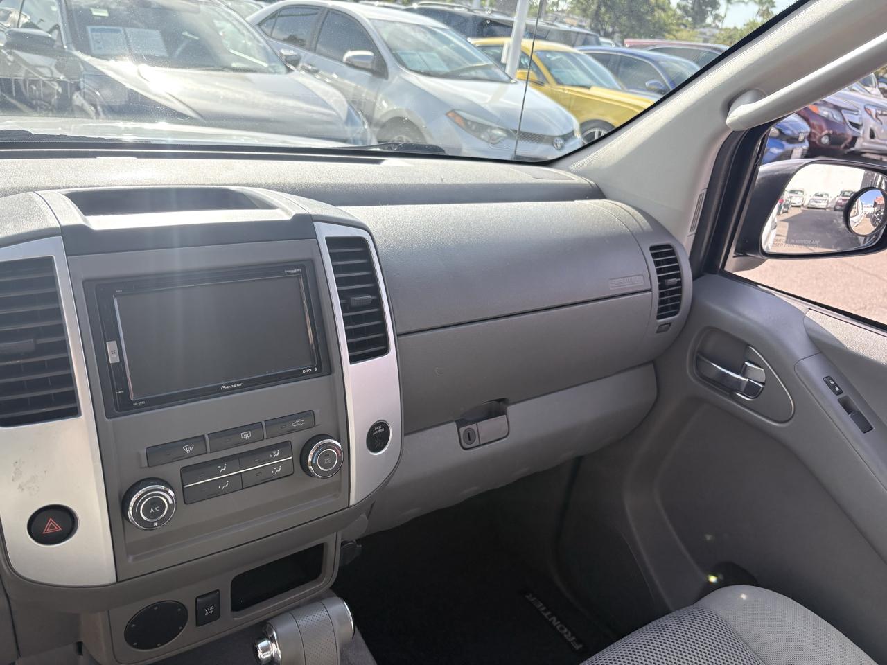 Nissan Frontier 2WD Crew Cab SWB Auto SV 2011
