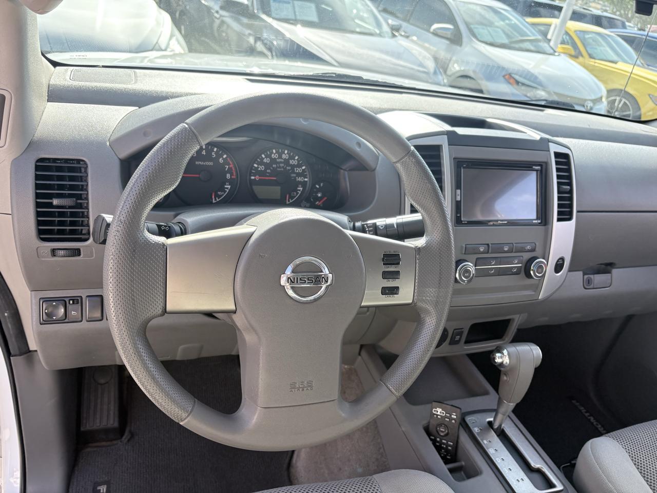 Nissan Frontier 2WD Crew Cab SWB Auto SV 2011
