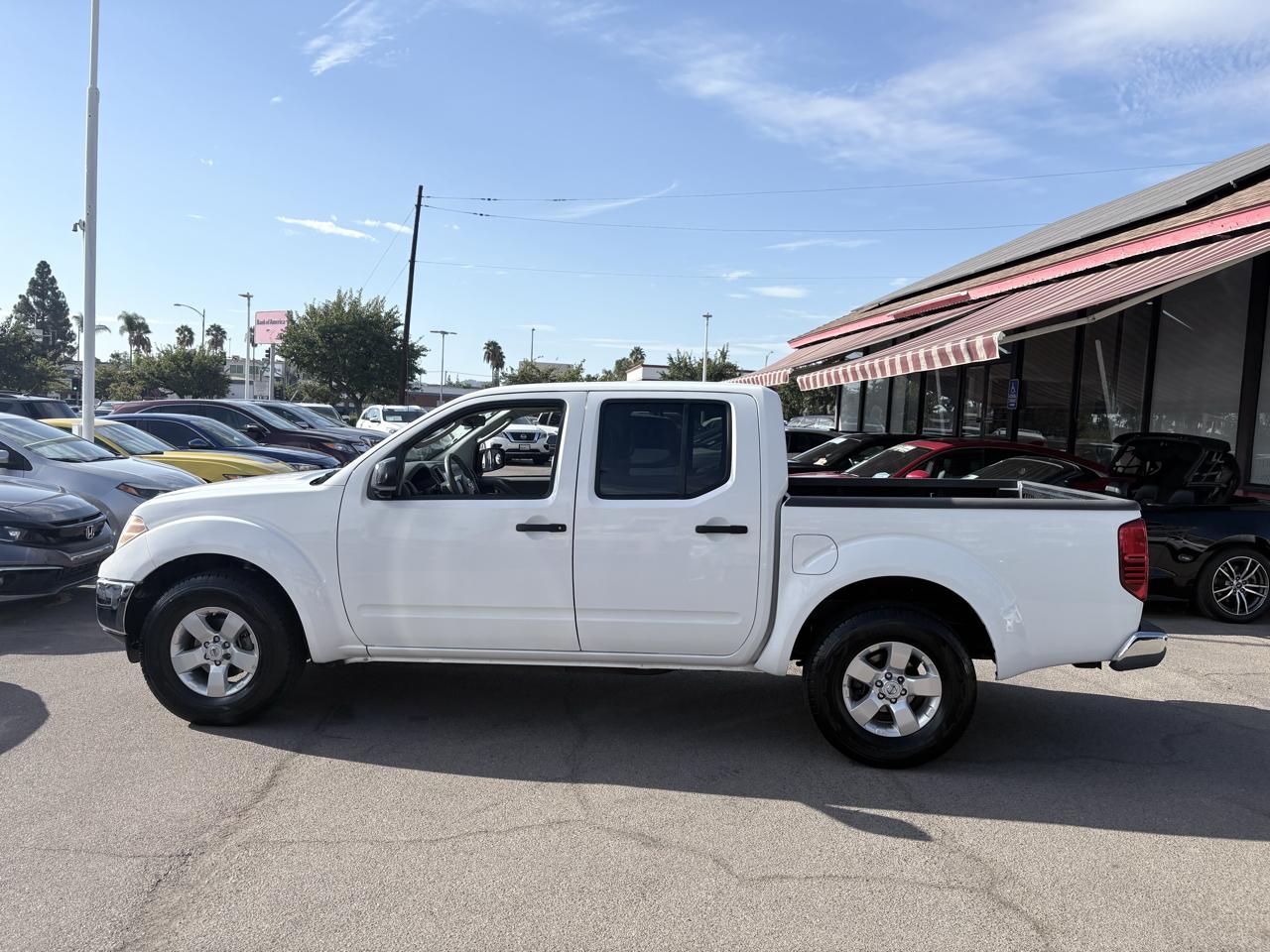 Nissan Frontier 2WD Crew Cab SWB Auto SV 2011