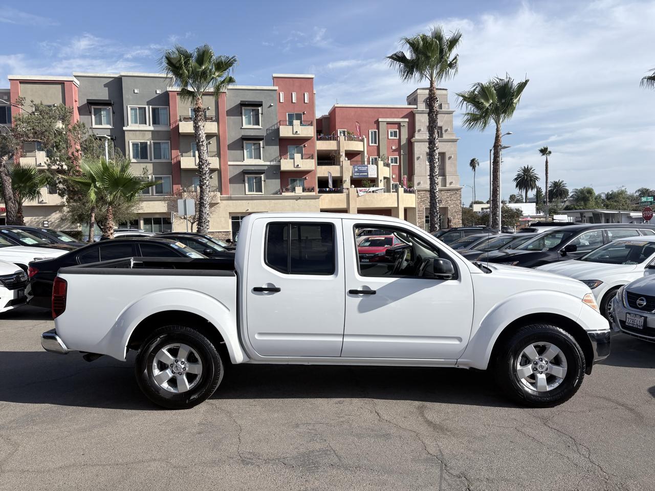 Nissan Frontier 2WD Crew Cab SWB Auto SV 2011