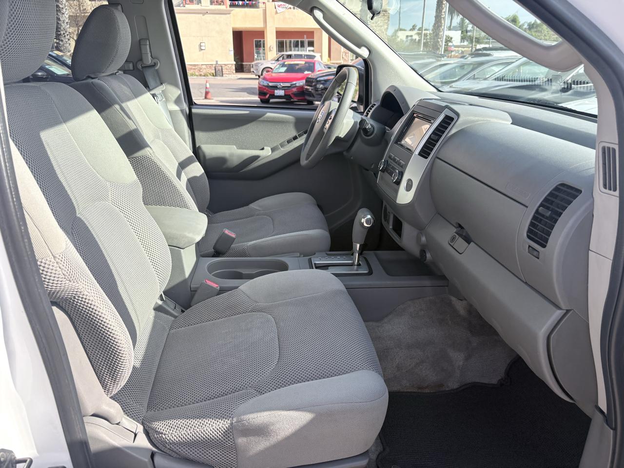 Nissan Frontier 2WD Crew Cab SWB Auto SV 2011