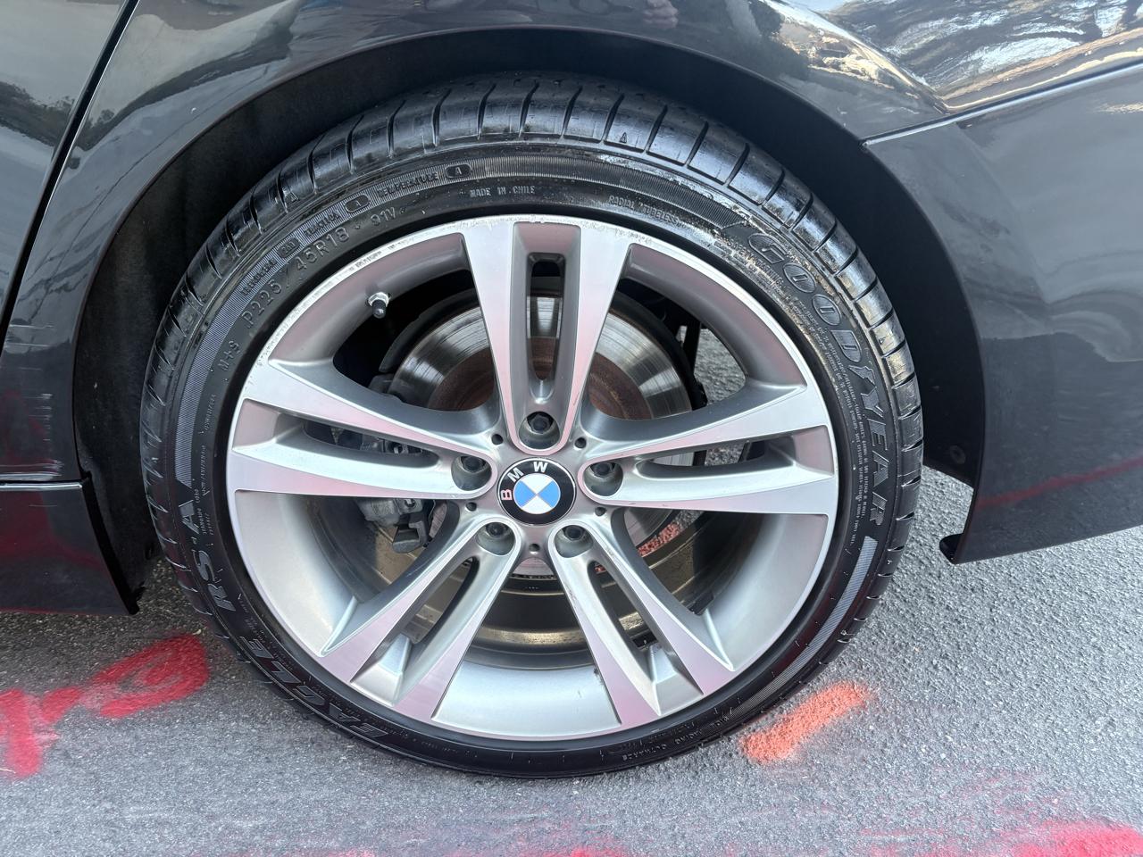 BMW 3 Series 4dr Sdn 328i RWD SULEV 2012