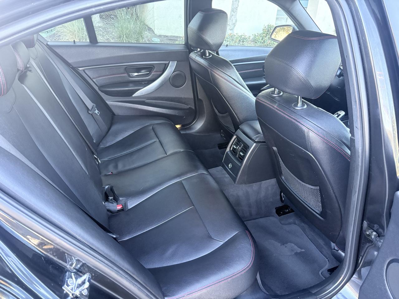 BMW 3 Series 4dr Sdn 328i RWD SULEV 2012