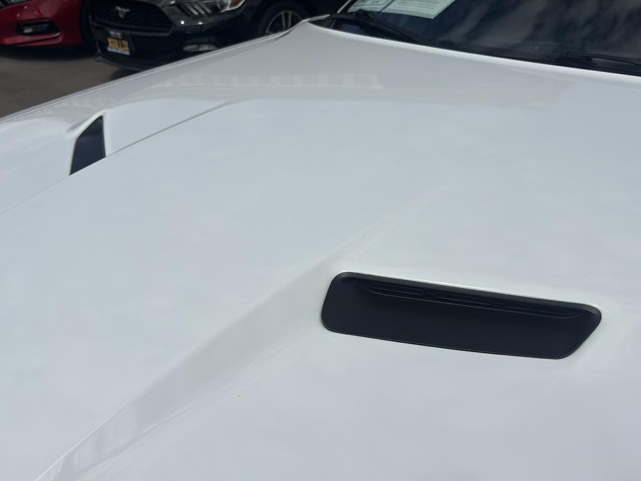 Dodge Challenger SXT RWD 2019