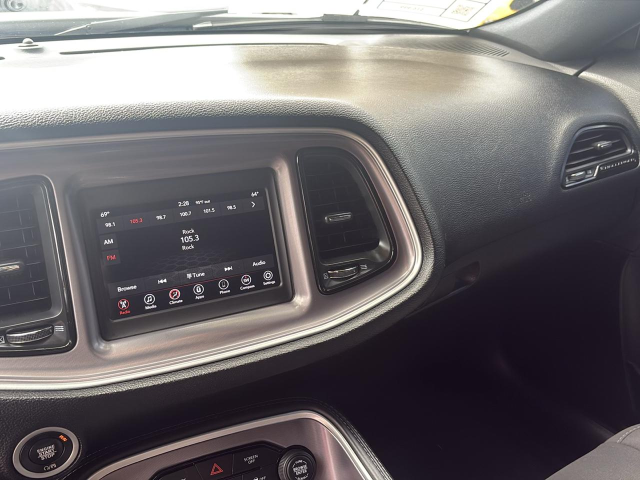 Dodge Challenger SXT RWD 2019