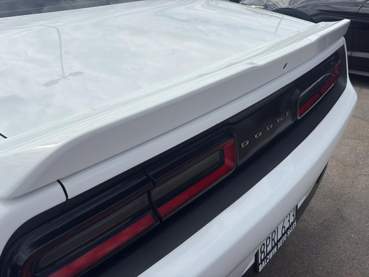 Dodge Challenger SXT RWD 2019