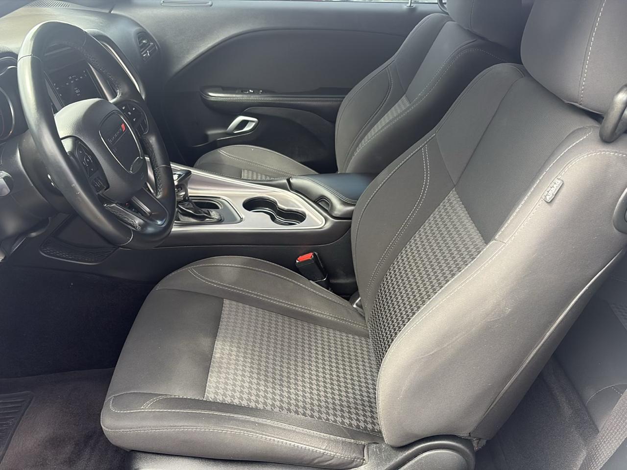 Dodge Challenger SXT RWD 2019