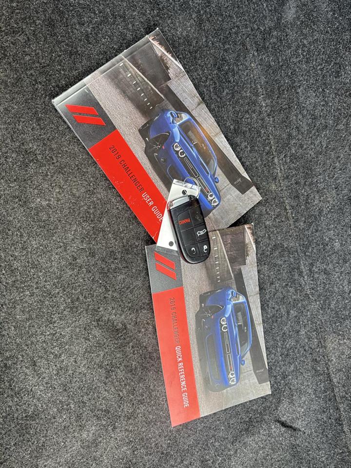 Dodge Challenger SXT RWD 2019