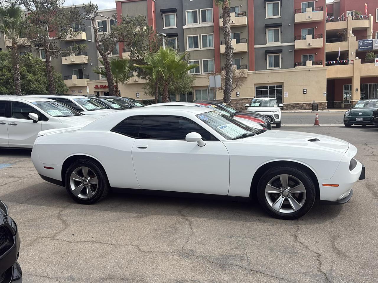 Dodge Challenger SXT RWD 2019