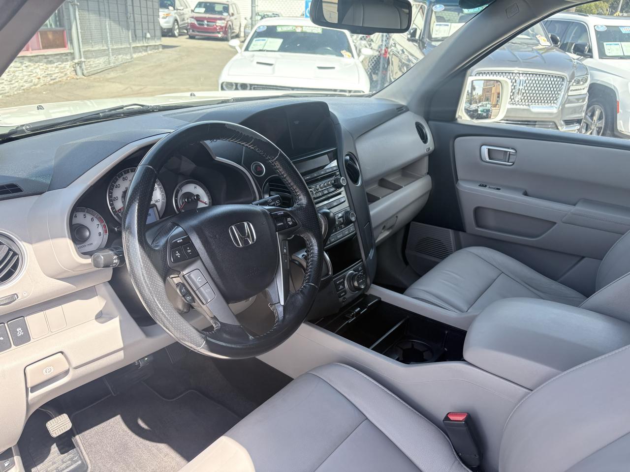 Honda Pilot 4WD 4dr Touring w/RES & Navi 2013